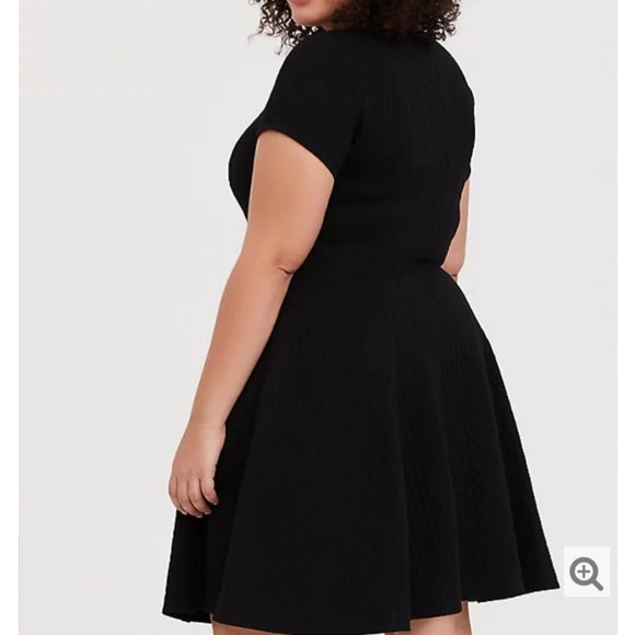 torrid Dresses & Skirts - Torrid Size 4 BLACK TEXTURED KNIT SKATER DRESS